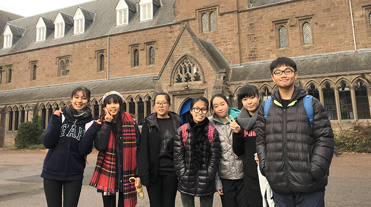 仁济医院罗陈楚思中学：学好英语 向世界出发 全年交流遍及欧美澳