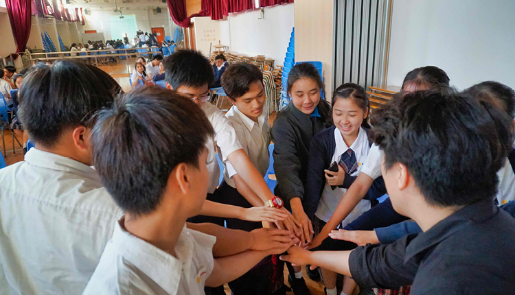 给学校推动生涯规划的要点 第1点：全面的生涯规划政策怎样做？