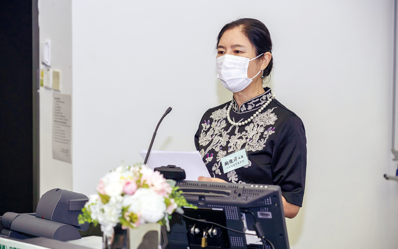 冯燊均国学基金会主席冯燊均夫人鲍俊萍女士担任主礼嘉宾并致辞。