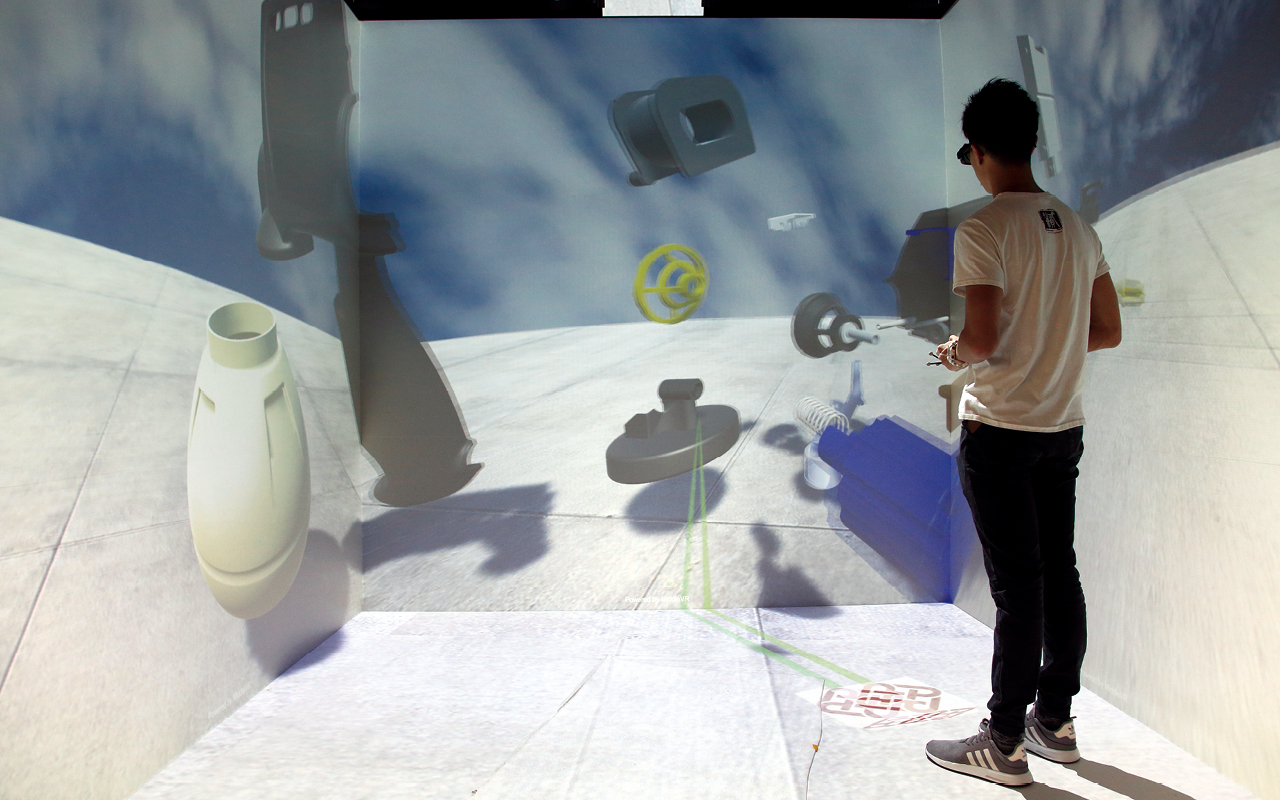学系提供应用虚拟实境 (Virtual Reality) 的教学设施