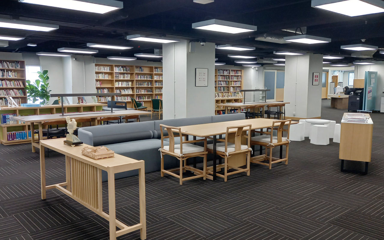 宽敞的图书馆让学生在舒适的环境吸收知识