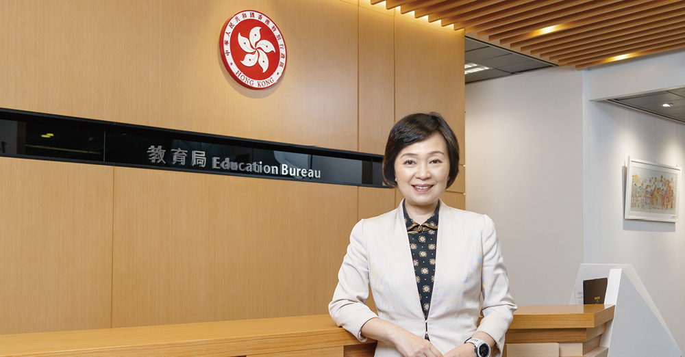 蔡局长为下一代提供更好的教育