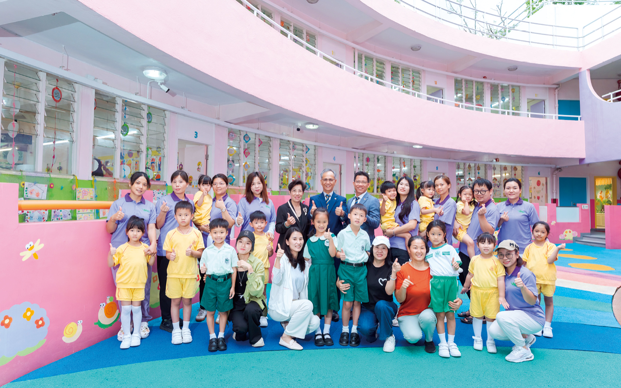 以人为本　服务社群　积极推动优质教育　为学生开创更美好明天